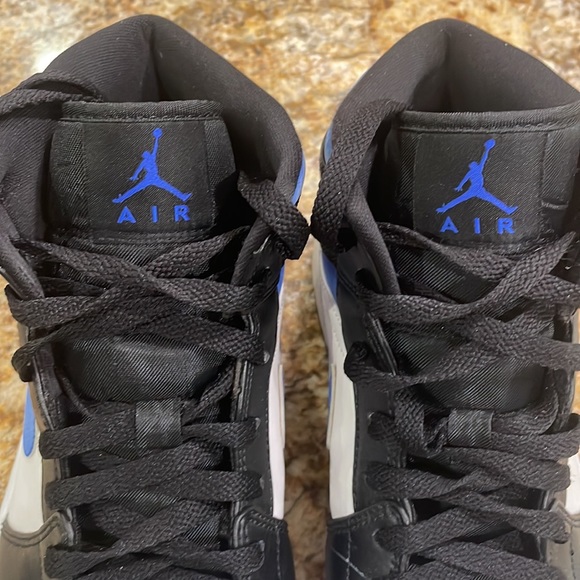 Air Jordan 1 Mid mens - Picture 3 of 10